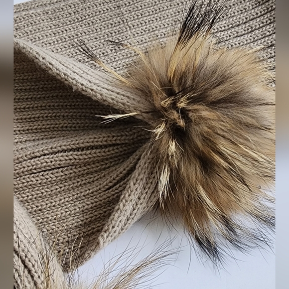 Real fur pom pom knitted oversized wide soft scarf - Picture 5 of 9